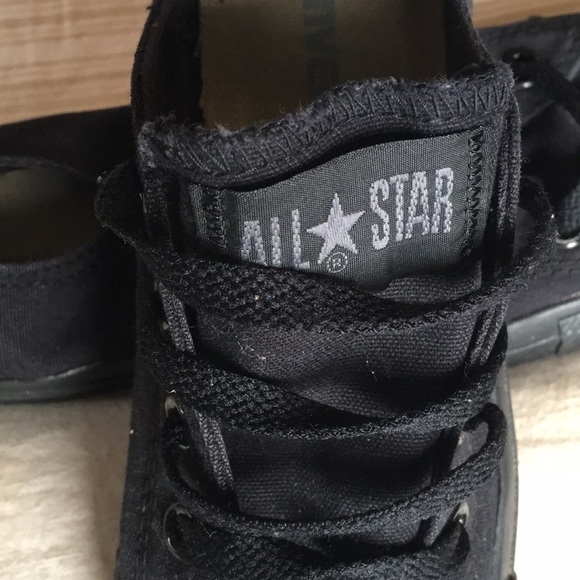 Black on black Converse - Picture 2 of 4